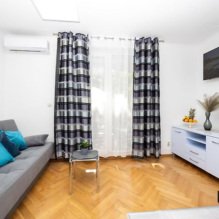 Apartment Paolo By The Beach Znjan 斯普利特 外观 照片