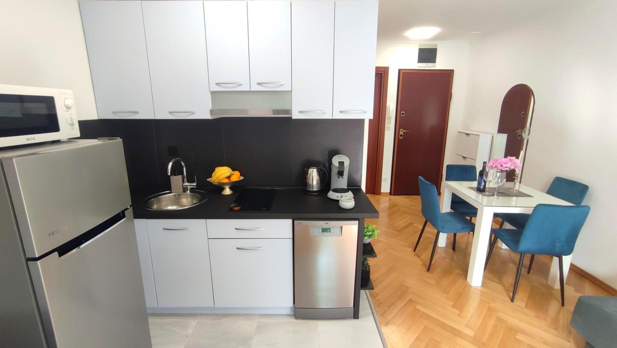 Apartment Paolo By The Beach Znjan 斯普利特 外观 照片