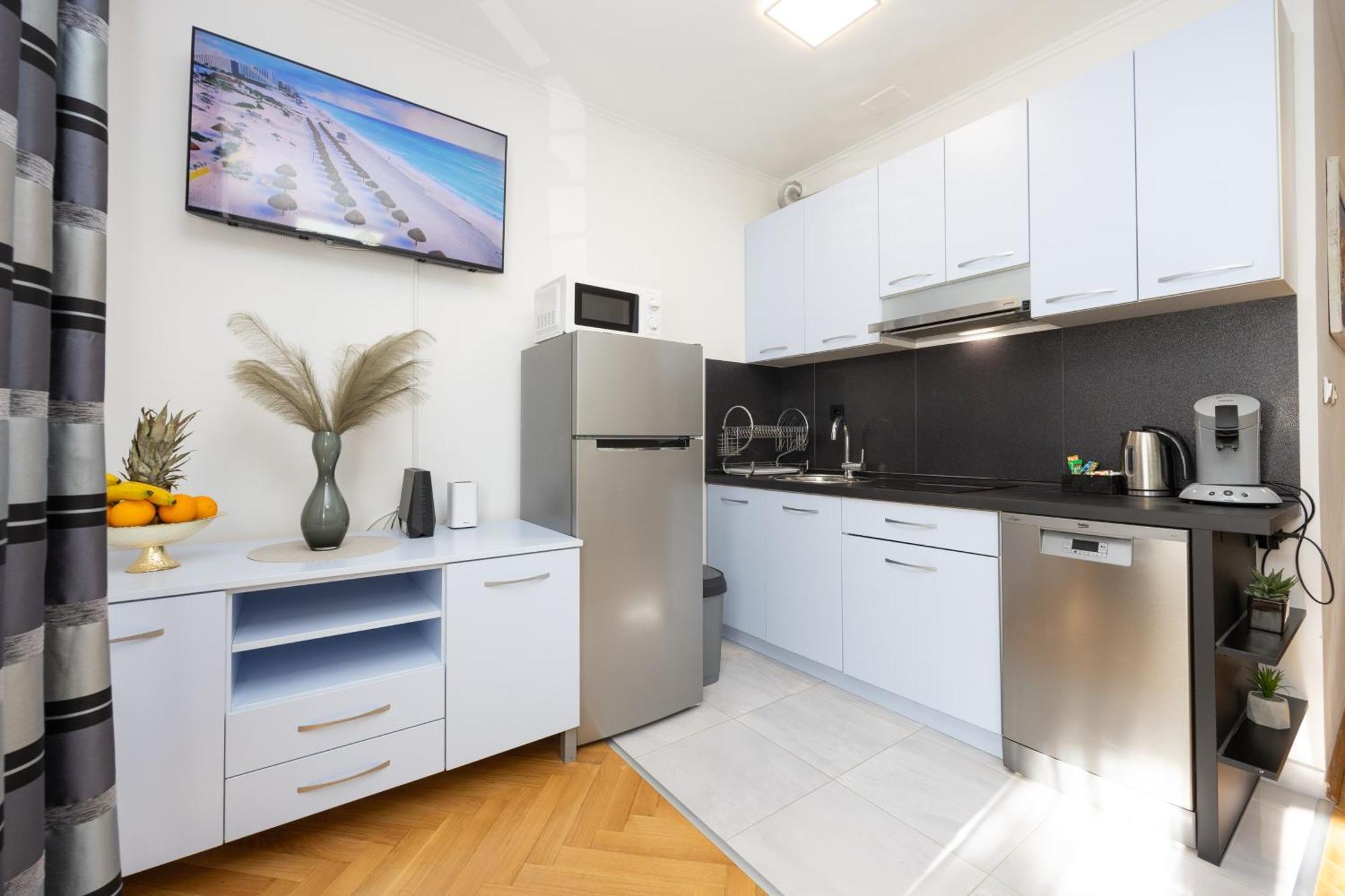 Apartment Paolo By The Beach Znjan 斯普利特 外观 照片